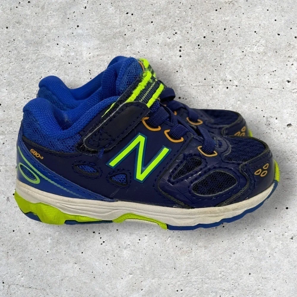 Baby New Balance sneakers size 4